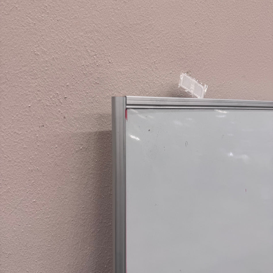 Whiteboard 120x60 Schreibtafel Weiß Metallrahmen Magnetisch Bürobedarf Gebraucht
