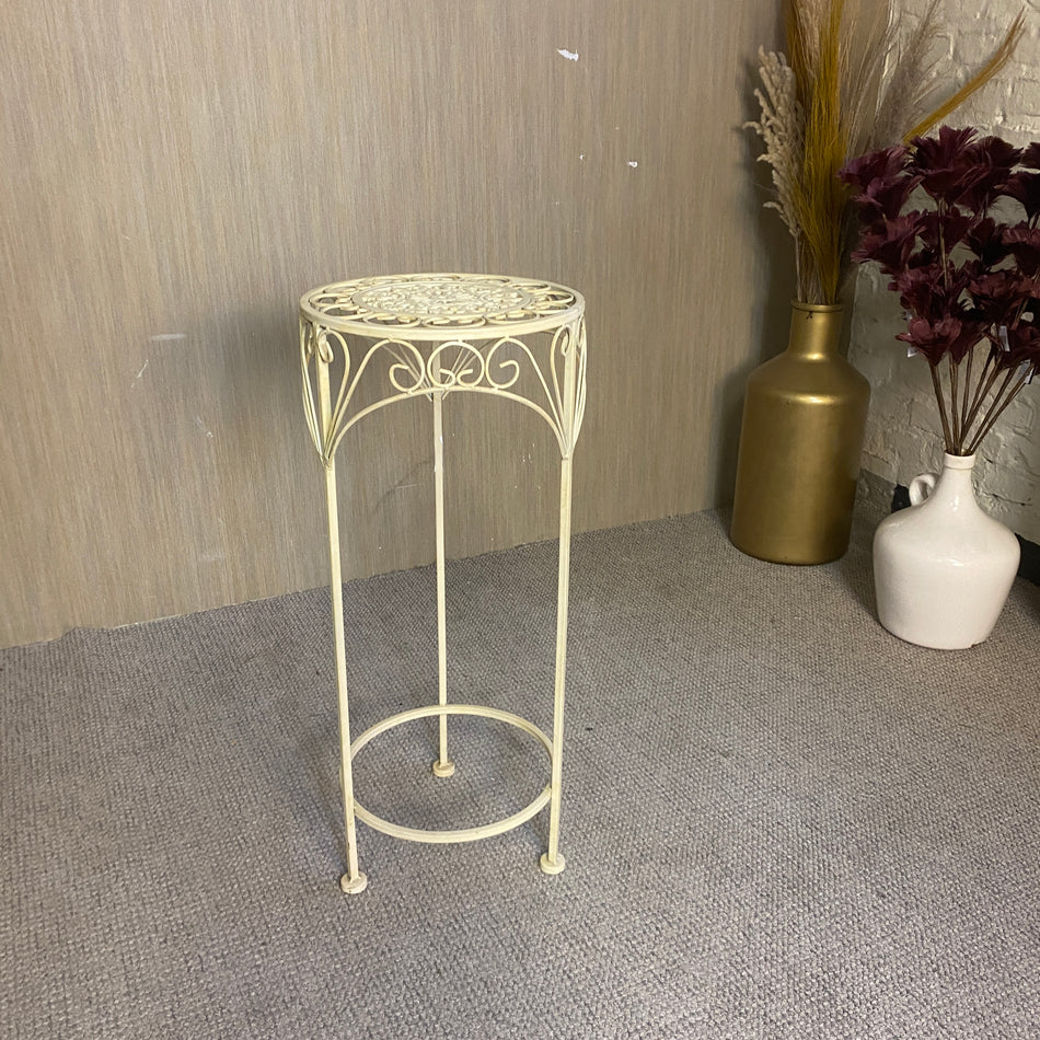 Verspielter Pflanzentisch aus Metall im Vintage Stil – dekorativer Blumen Tisch gebraucht