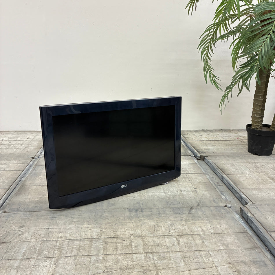 LG 32LH2000 Schwarz 32 Zoll LCD TV Monitor Wandhalterung Fernseher Gebraucht