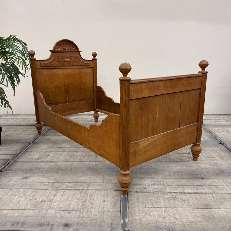 Bed, single bed, wood, shell motif, ball finials, 20th century, used
