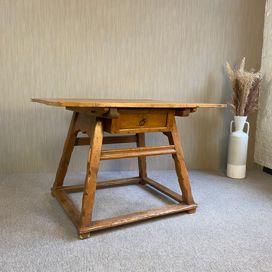 Esstisch antik Weichholz Massivholz vintage Tisch mit Schublade Bauerntisch