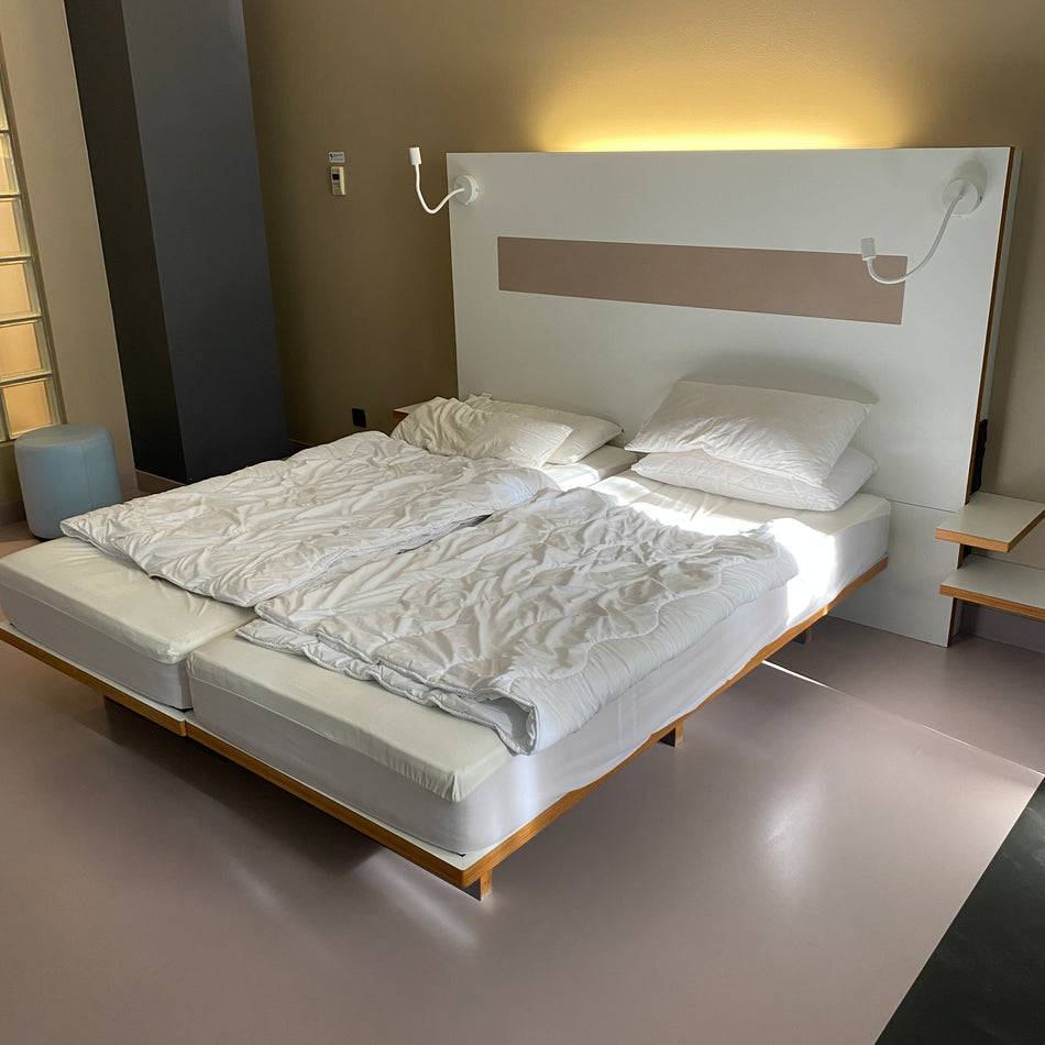 Komplettes Hotelzimmer mit 2 Einzelbetten Designerstücke Standardzimmer Deluxe