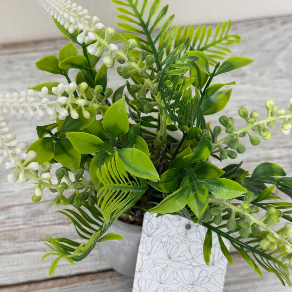 Künstliche Pflanze Lavendel im Zementtopf Deko Blume Weiß