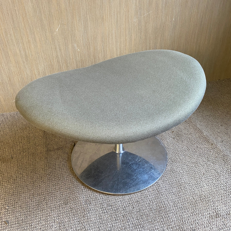 Artifort Big Globe Fußhocker gebraucht hellgrau Designer Hocker Stuhl