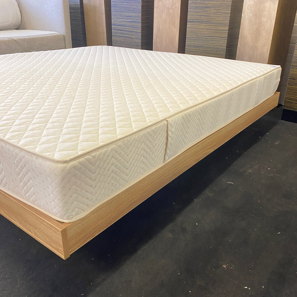 Holzbett Bett mit Matratze 180x200 Doppelbett
