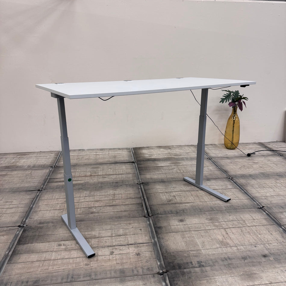 Büro Zimmer mit höhenverstellbaren Schreibtisch Knoll Drehstuhl & Büroschrank Gebraucht