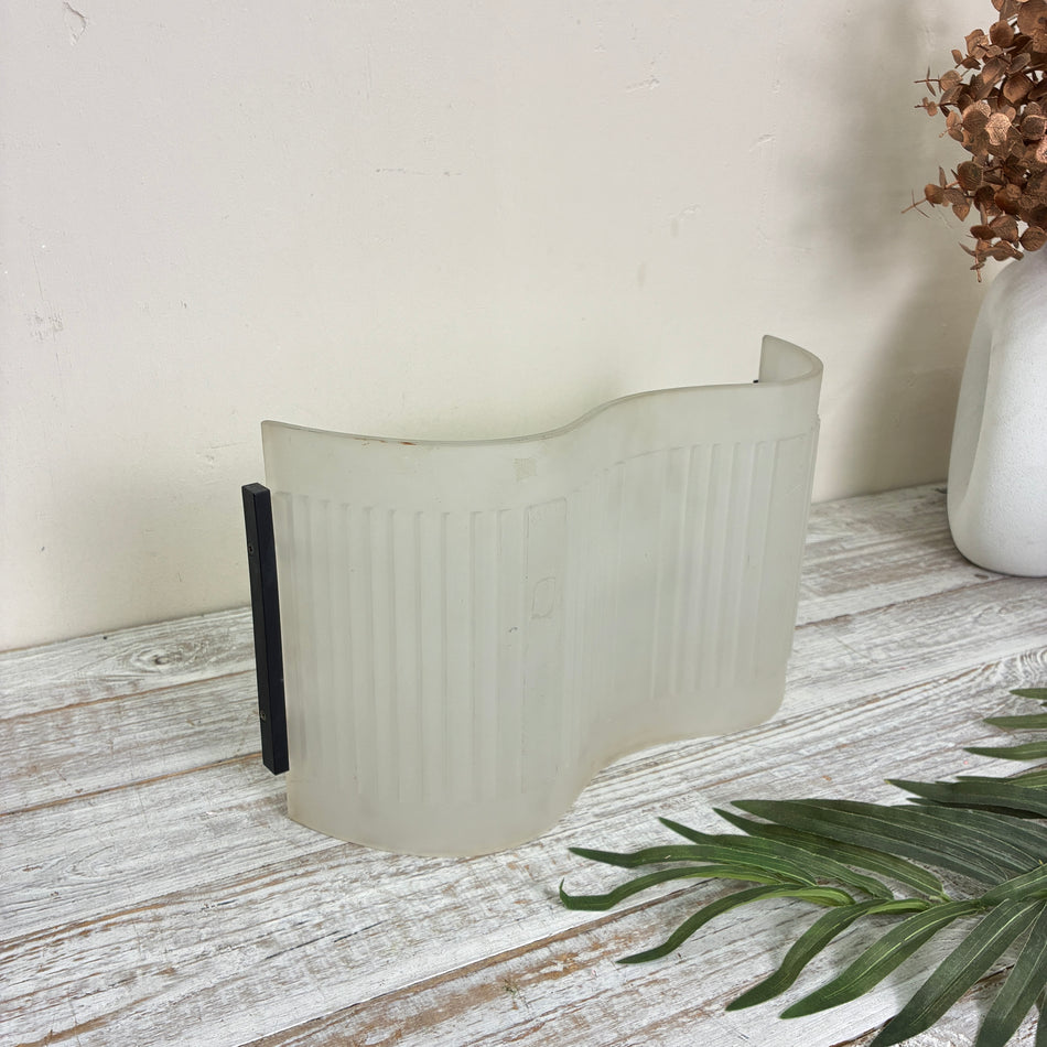 Wandleuchte Wandlampe Satinierte Glasschale Wellenform Vintage Modern Lampe Gebraucht