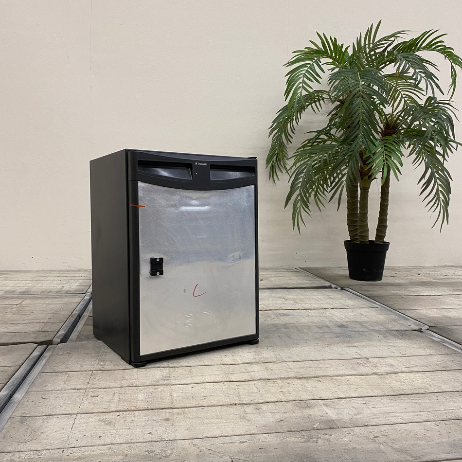Dometic Minibar schwarz silbern Hotelkühlschrank Gebraucht