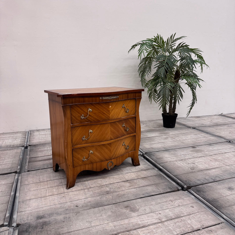 Klassische Biedermeier-Kommode in Kirschbaum 5-Sterne Schlosshotel