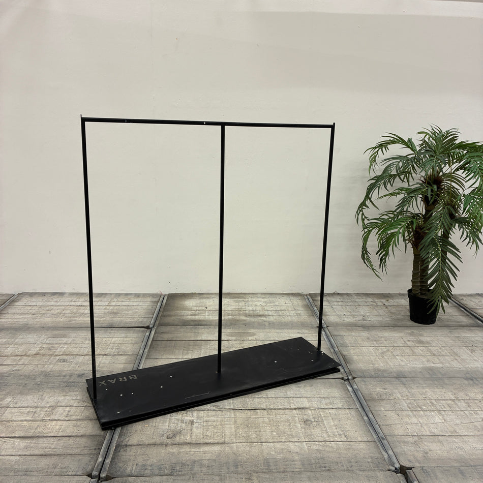 Brax Kleiderständer Schwarz 135x141 Metall Ladenbau Garderobenständer Gebraucht