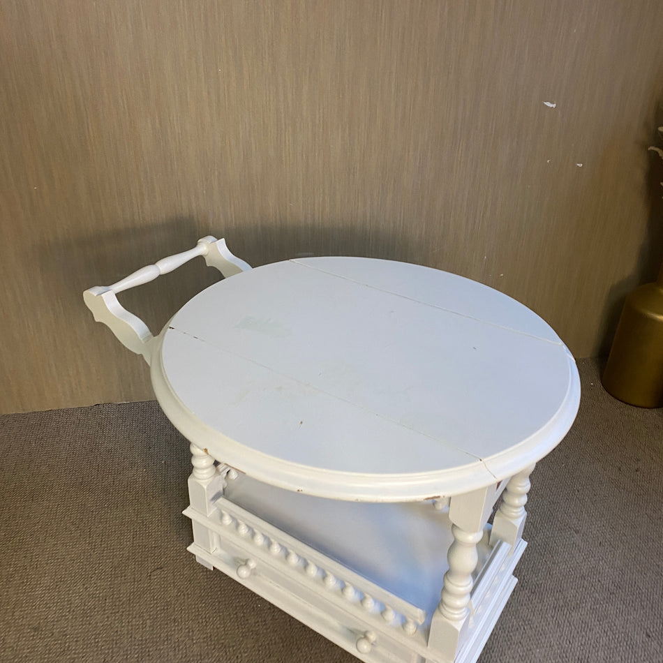 Weißer Servierwagen im Landhausstil – ovaler Teewagen mit Rollen und Ablage Tisch gebraucht