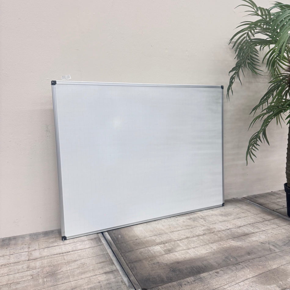 Whiteboard 90x120 Schreibtafel Weiß Metallrahmen Bürobedarf Gebraucht
