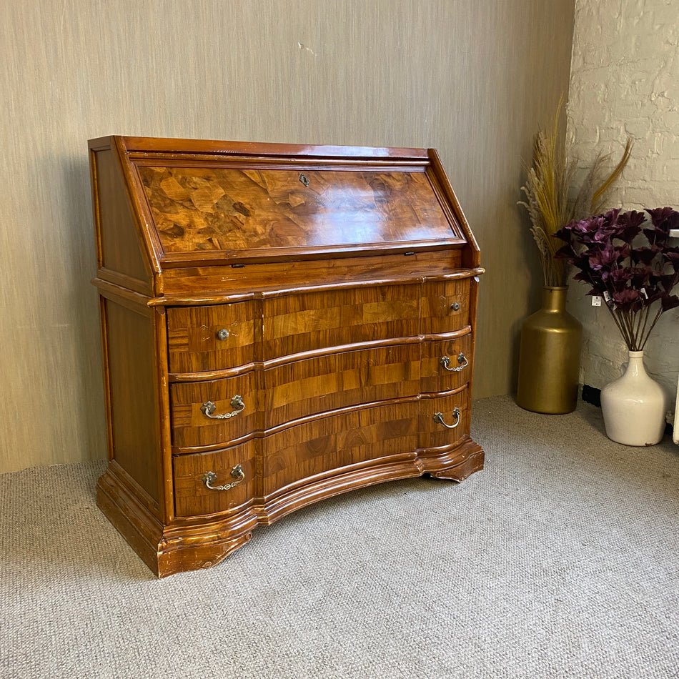 Massiver Sekretär aus Echtholz – Schreibsekretär im klassischen Landhausstil mit Intarsien Kommode gebraucht