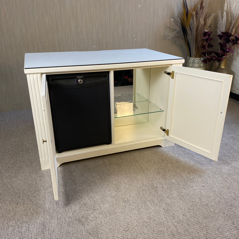 Sideboard mit Minibar weiß mit Deckplatte – Kommode gebraucht