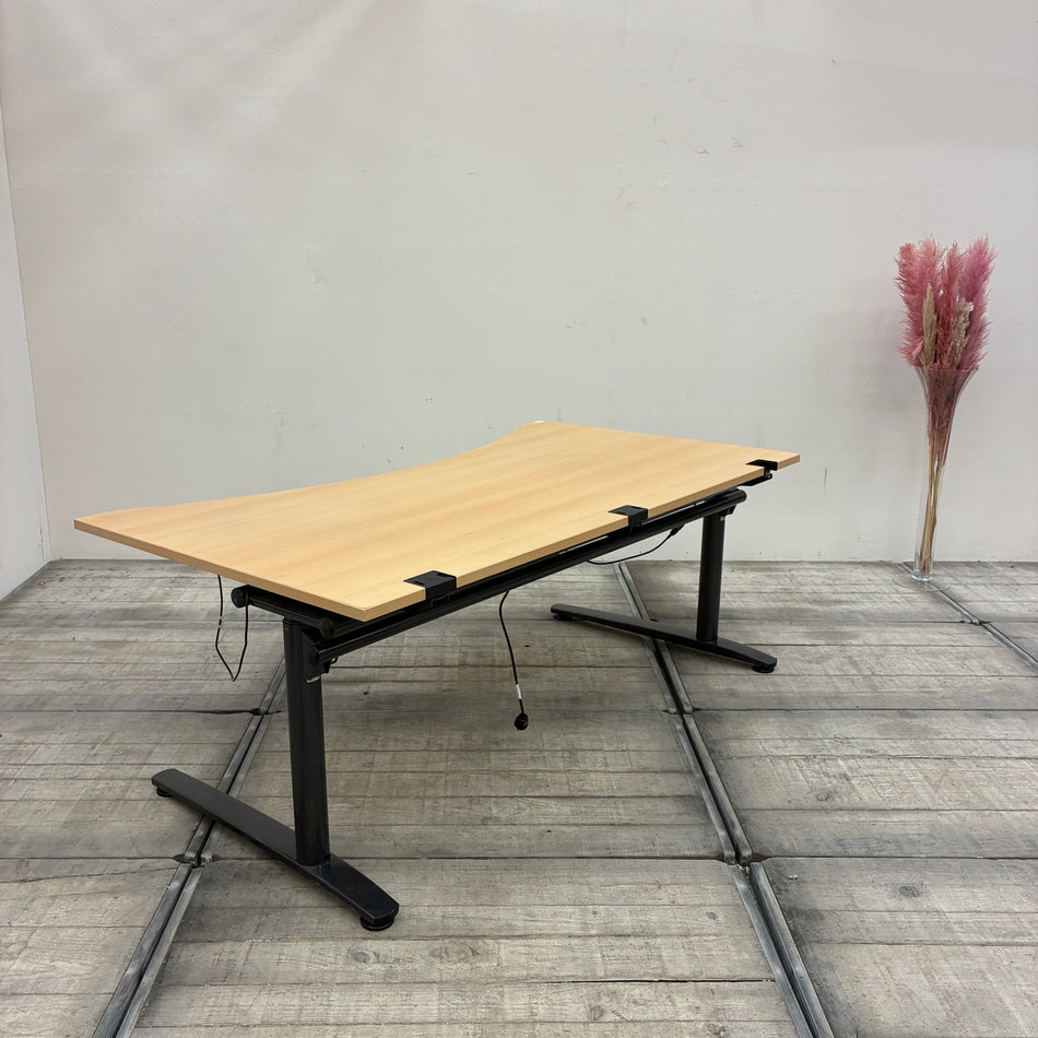 K+N Elektrisch höhenverstellbarer Schreibtisch 180x100 Tisch Gebraucht