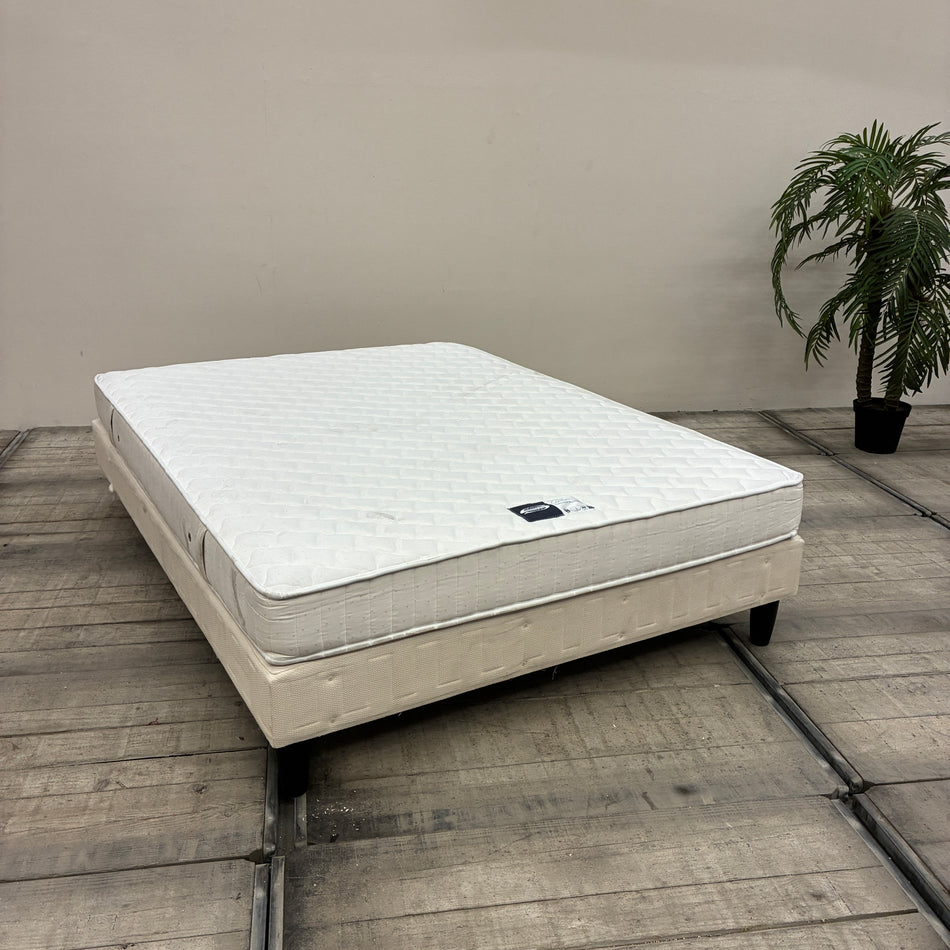 Boxspringbett inklusive Matratze 150x200 Polsterbett Creme Gebraucht