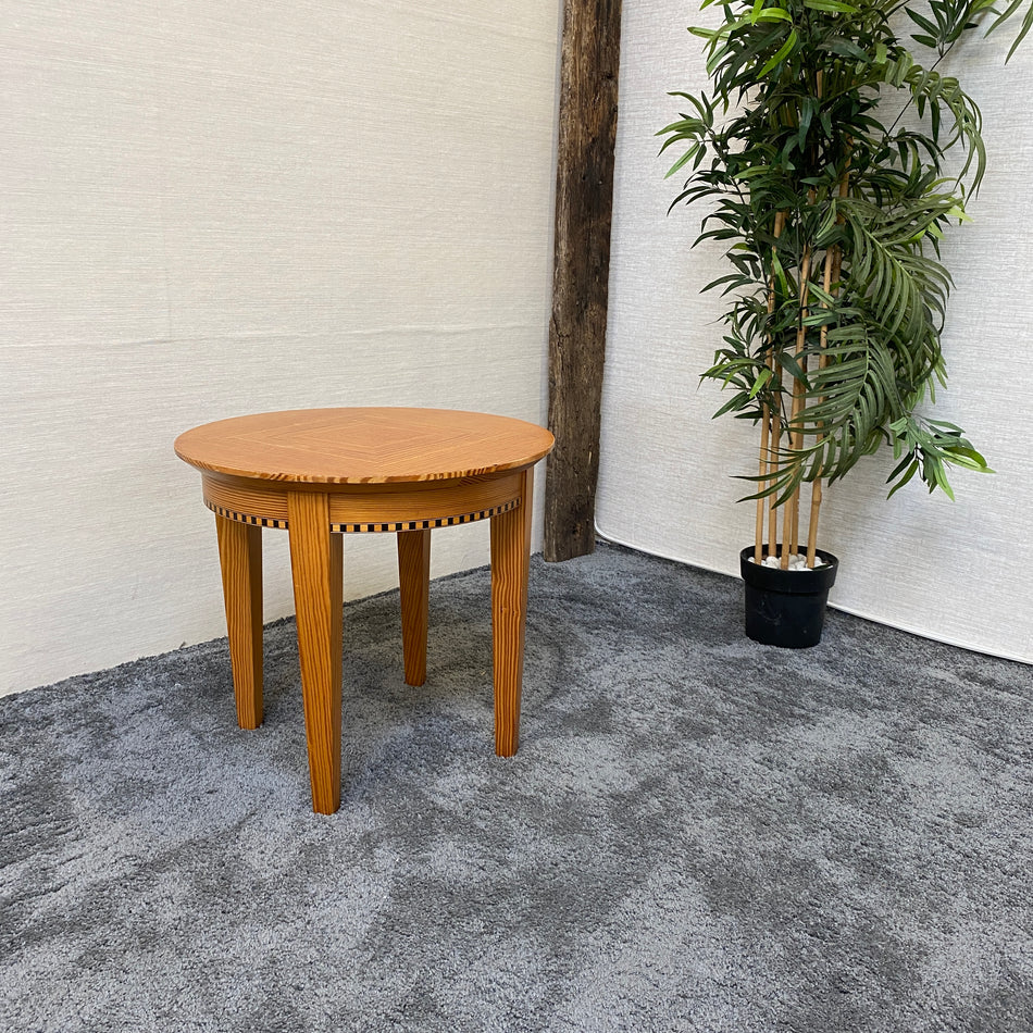 Runder Beistelltisch aus Kiefer Furnier – zeitloses Design mit Intarsien – gebraucht