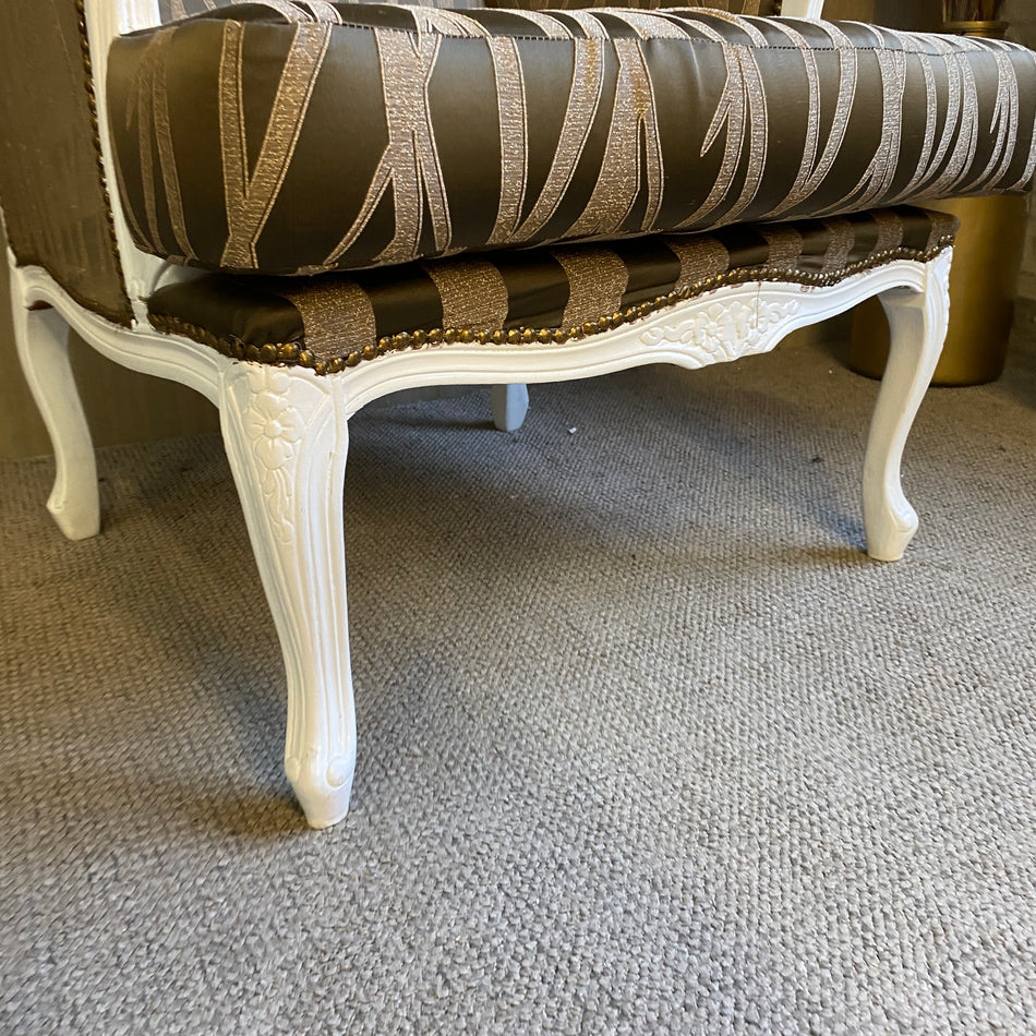 Eleganter Barock Ohrensessel in Weiß & Braun Vintage Polstersessel im Stil Louis XV gebraucht