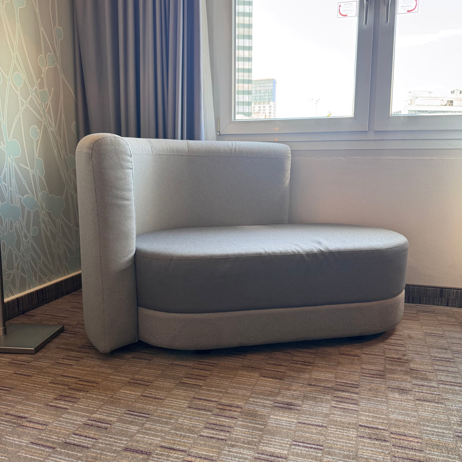 Ottomane Loungesofa grau Stoff Hotelsofa 2-Sitzer gebraucht L