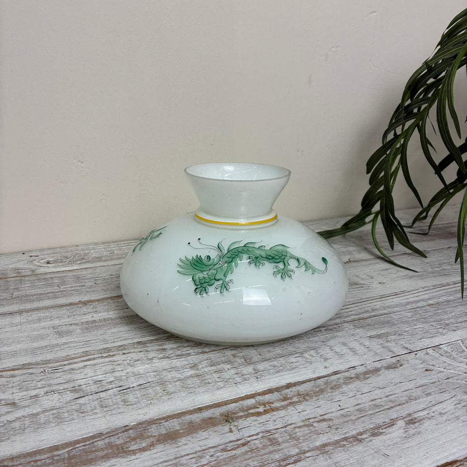 Vintage Lampenschirm Milchglas für Petroleumlampe mit grünem Drachen-Motiv Deko Gebraucht