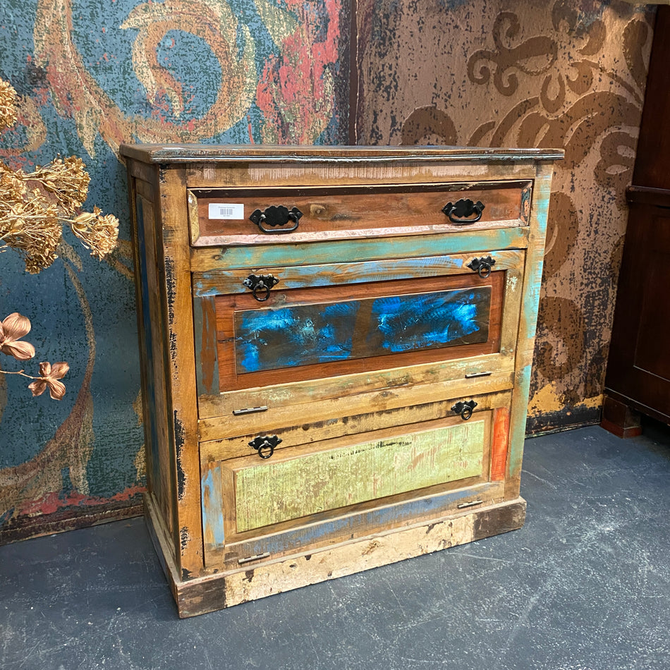 Riverboat Schuhschrank aus Massivholz – Buntes Upcycling-Design – Kommode mit Klappen & Schublade