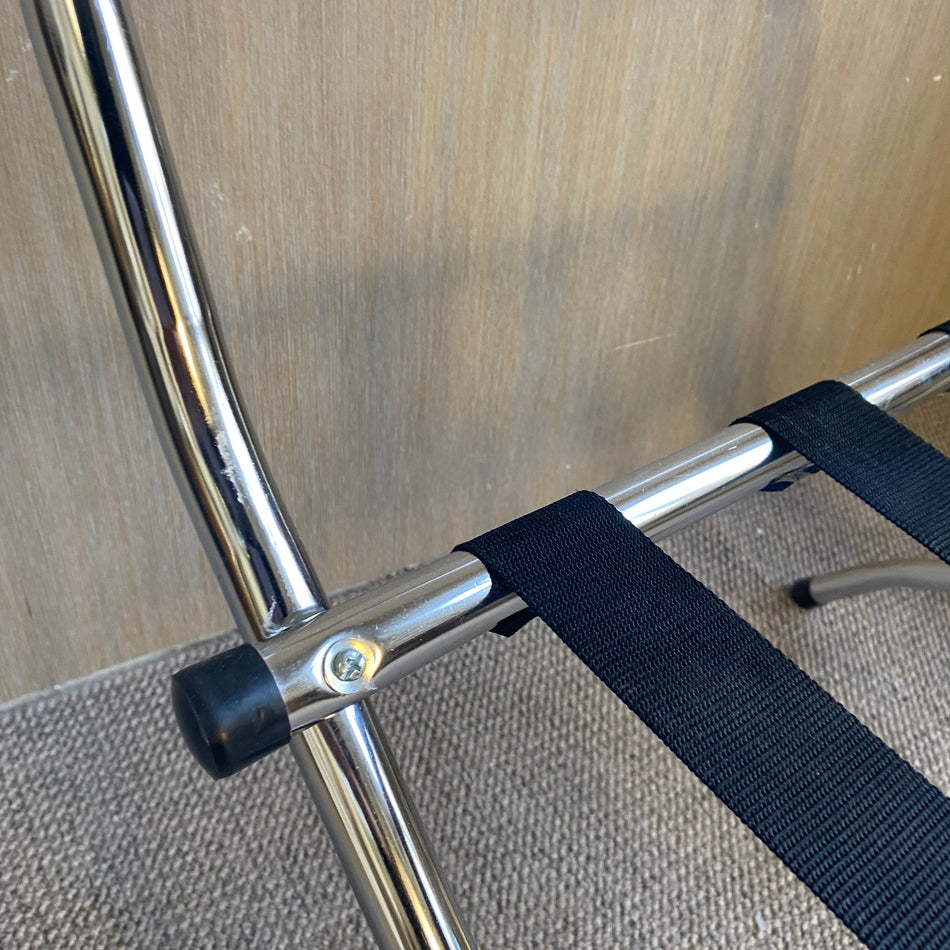 Gepäckablage aus Chrom mit schwarzen Gurten – Kofferablage Hotelstil Kofferbank gebraucht