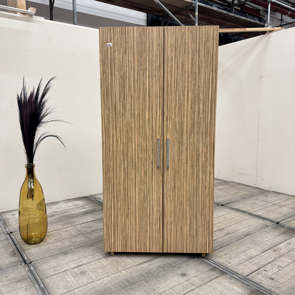 Kleiderschrank Holz R 2-türig Garderobenschrank Holzdekor Schrank Gebraucht