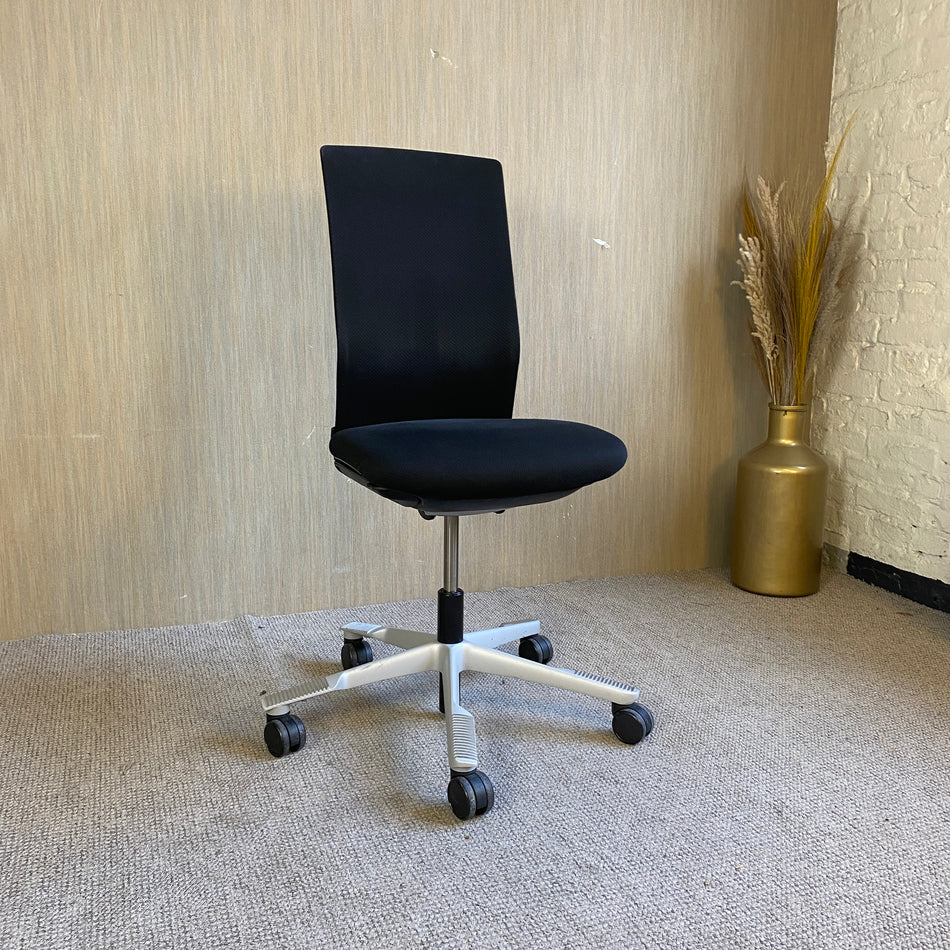 HÅG Futu Bürodrehstuhl gebraucht schwarz Designer Stuhl