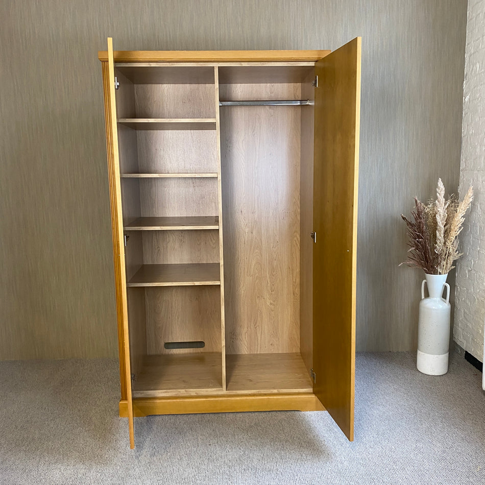 Kleiderschrank gebraucht Holz mit Fächern Garderobenstange Schrank 200cm