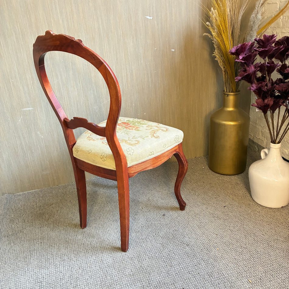 Antiker Gründerzeit Stuhl aus Holz mit floraler Polsterung – Vintage Stuhl gebraucht