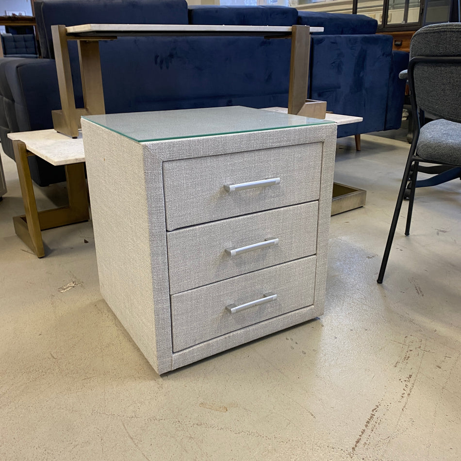 Moon Nachttisch Kommode Stoff mit Glasplatte 3 Schubladen Grau modern Design