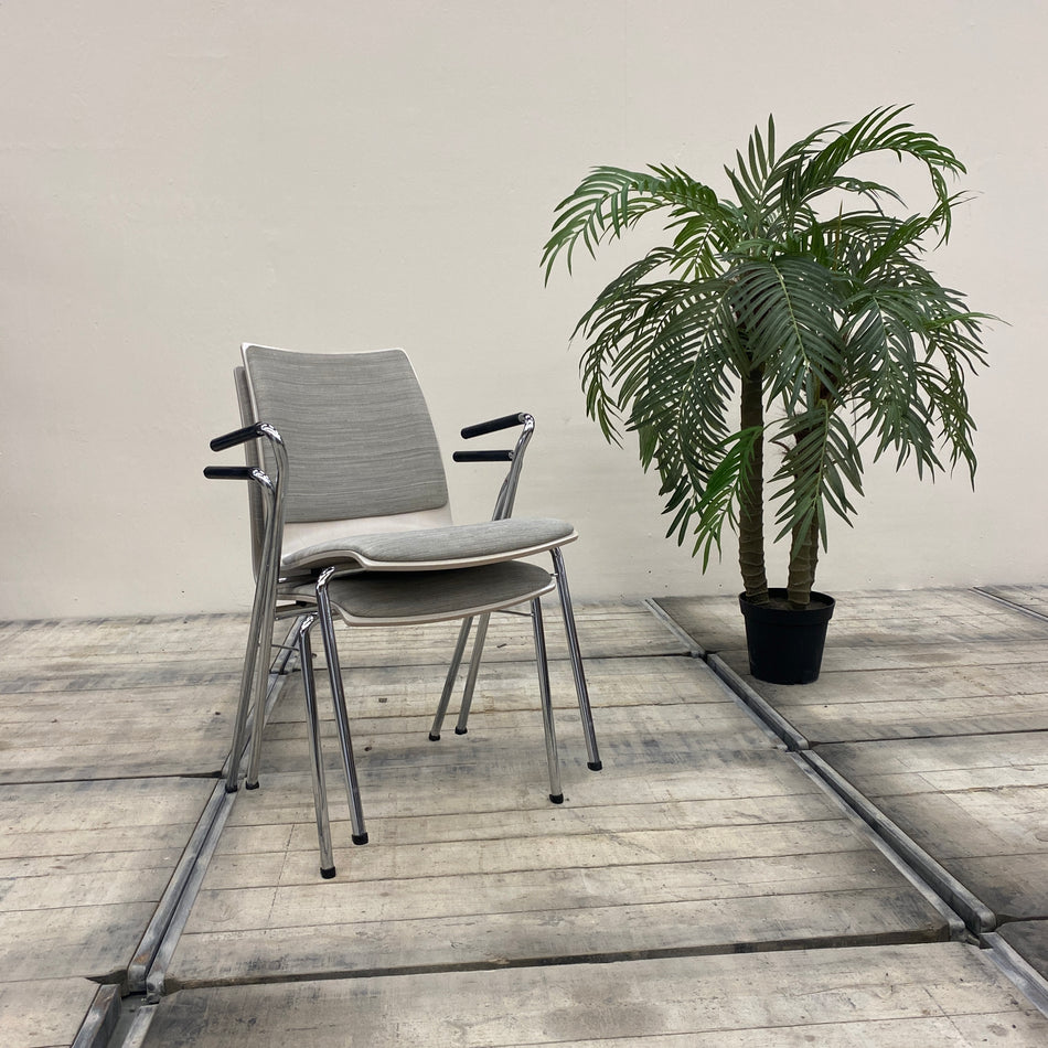 Brunner Stapelstuhl Holz Grau Stoff Design Gebraucht