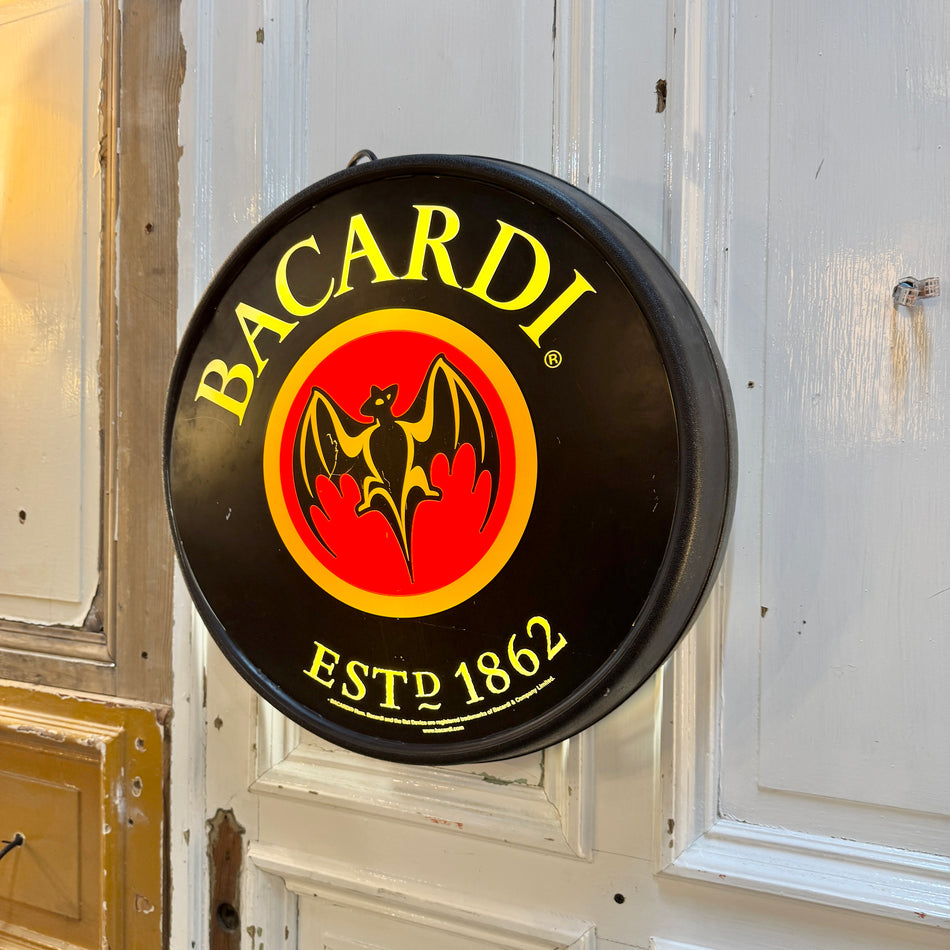 Leuchtreklame Bacardi Leuchtschild Schwarz Rot Gelb Kunststoff Metall Wandlampe Vintage