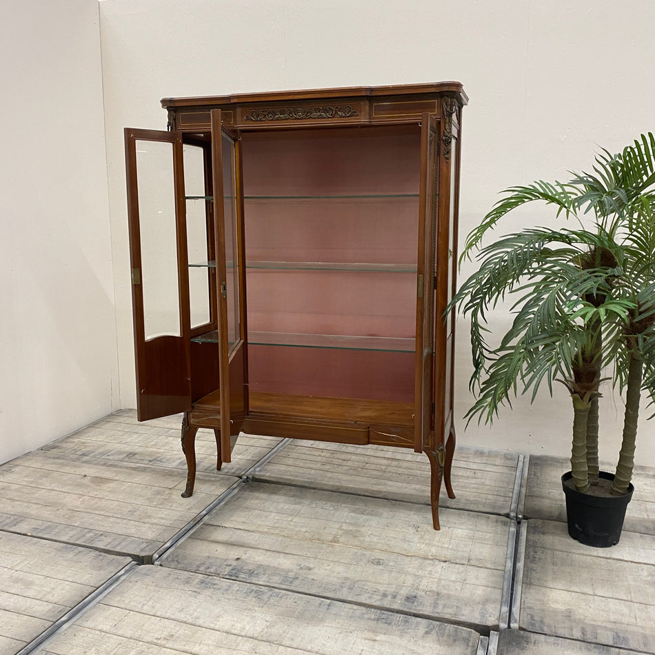 Vitrine im Stil Louis XVI. Mahagoni Vintage Schrank