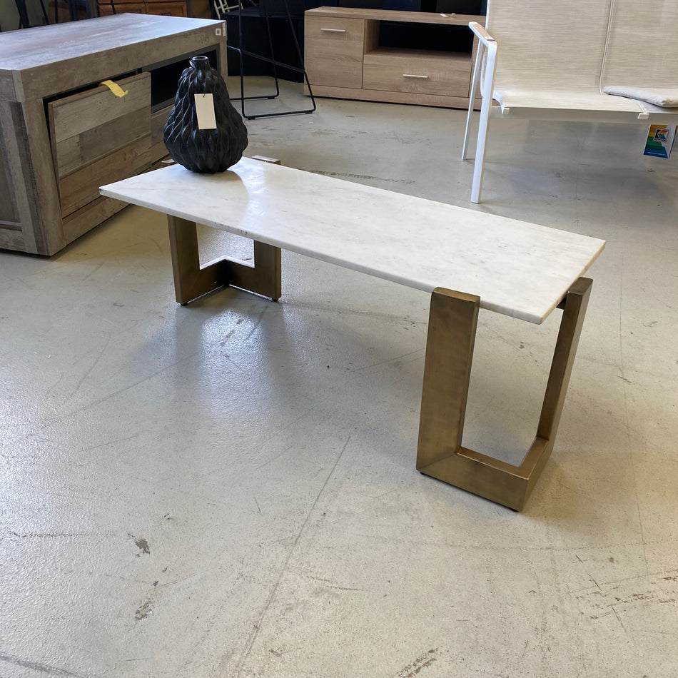 PTMD Yena Couchtisch 105cm mit echter Marmorplatte & Messinggestell luxuriös & modern Tisch