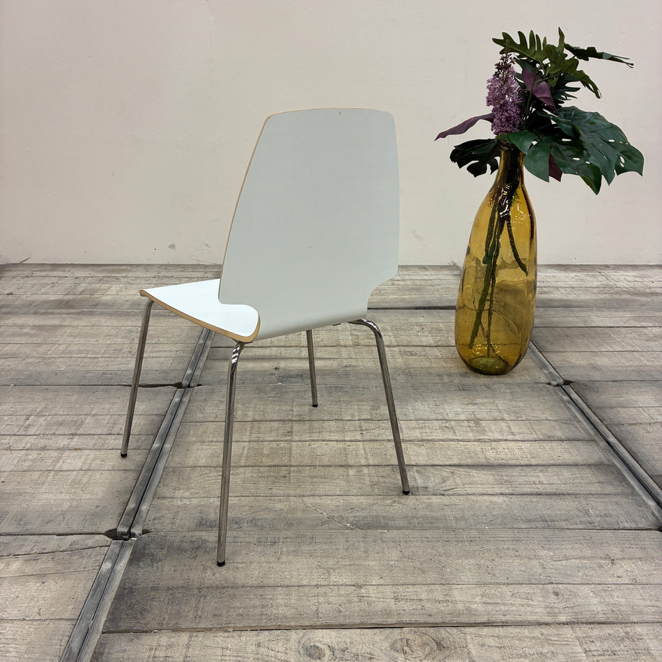 IKEA Vilmar Stuhl Stapelstuhl Weiß Chrom Metalldesign Gebraucht