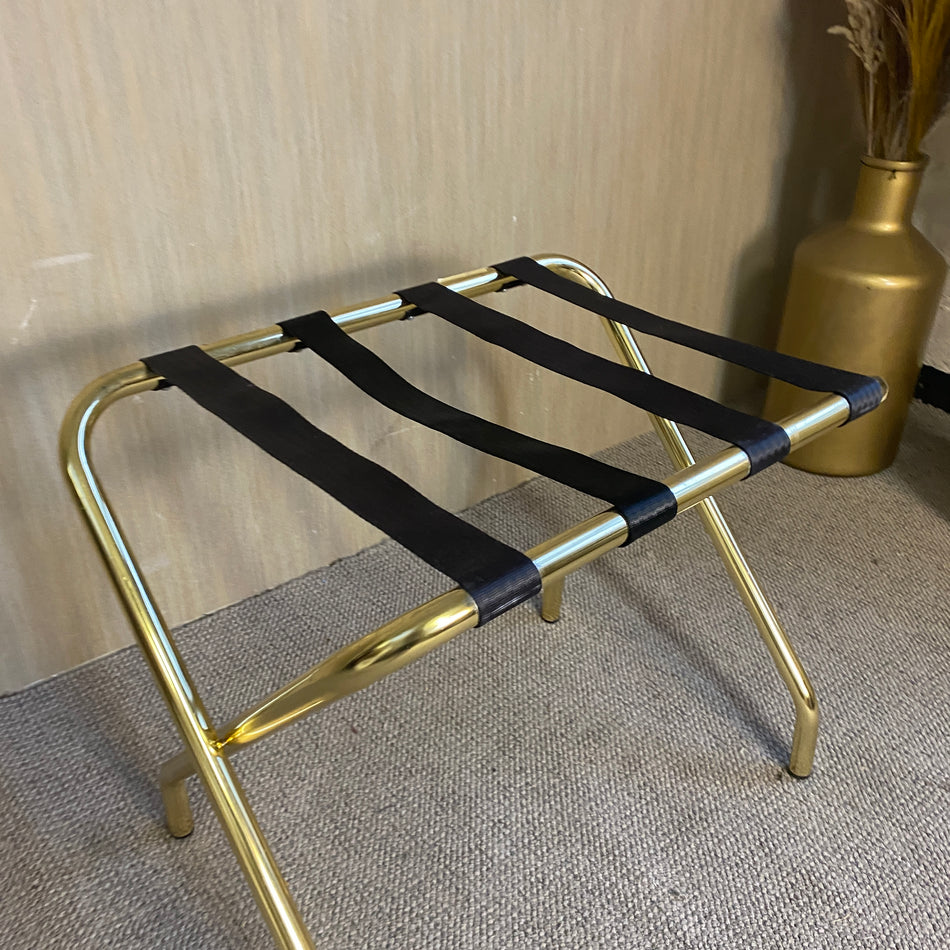 Goldener Kofferbock aus Metall mit schwarzen Gurten – Kofferbank gebraucht