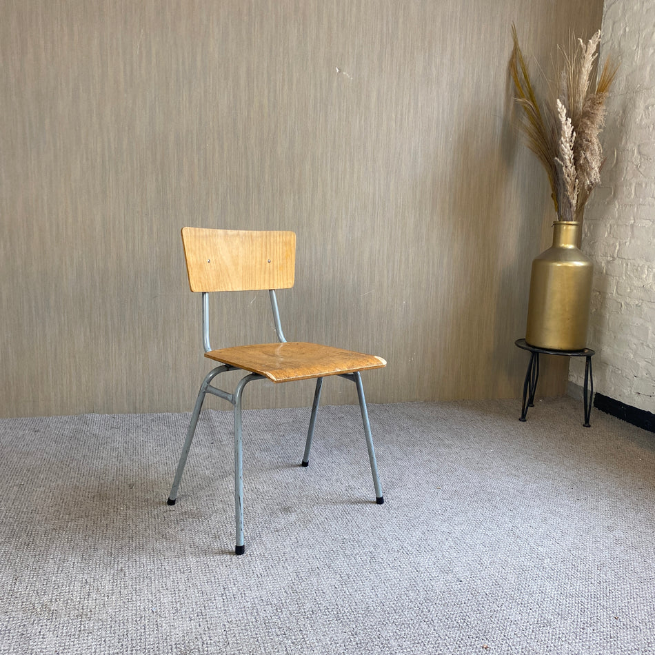 Stapelstuhl gebraucht silber Holz Schale Stuhl