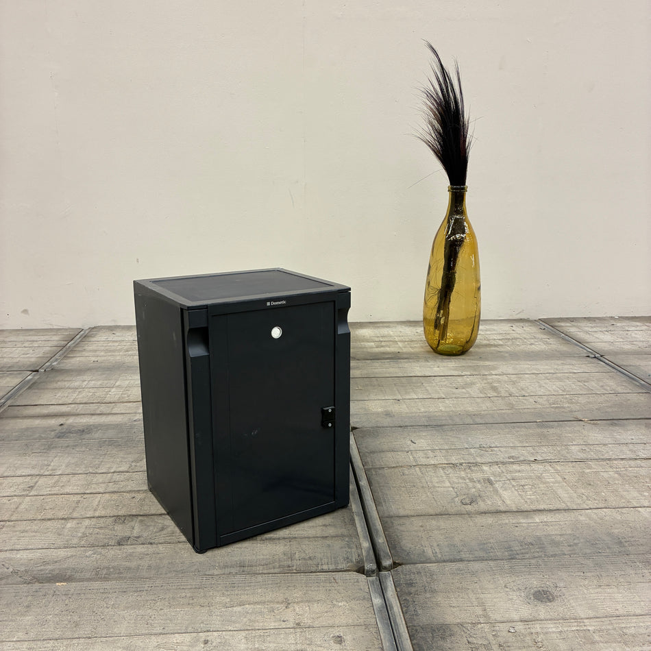 Dometic HiPro 4000 Minibar Mini-Kühlschrank Schwarz Gebraucht