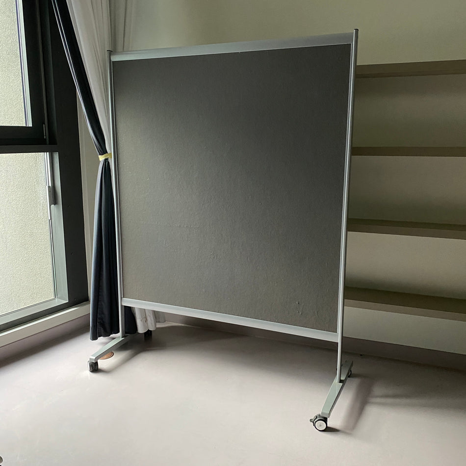 Pinnwand gebraucht grau Büro 150x190 doppelseitig