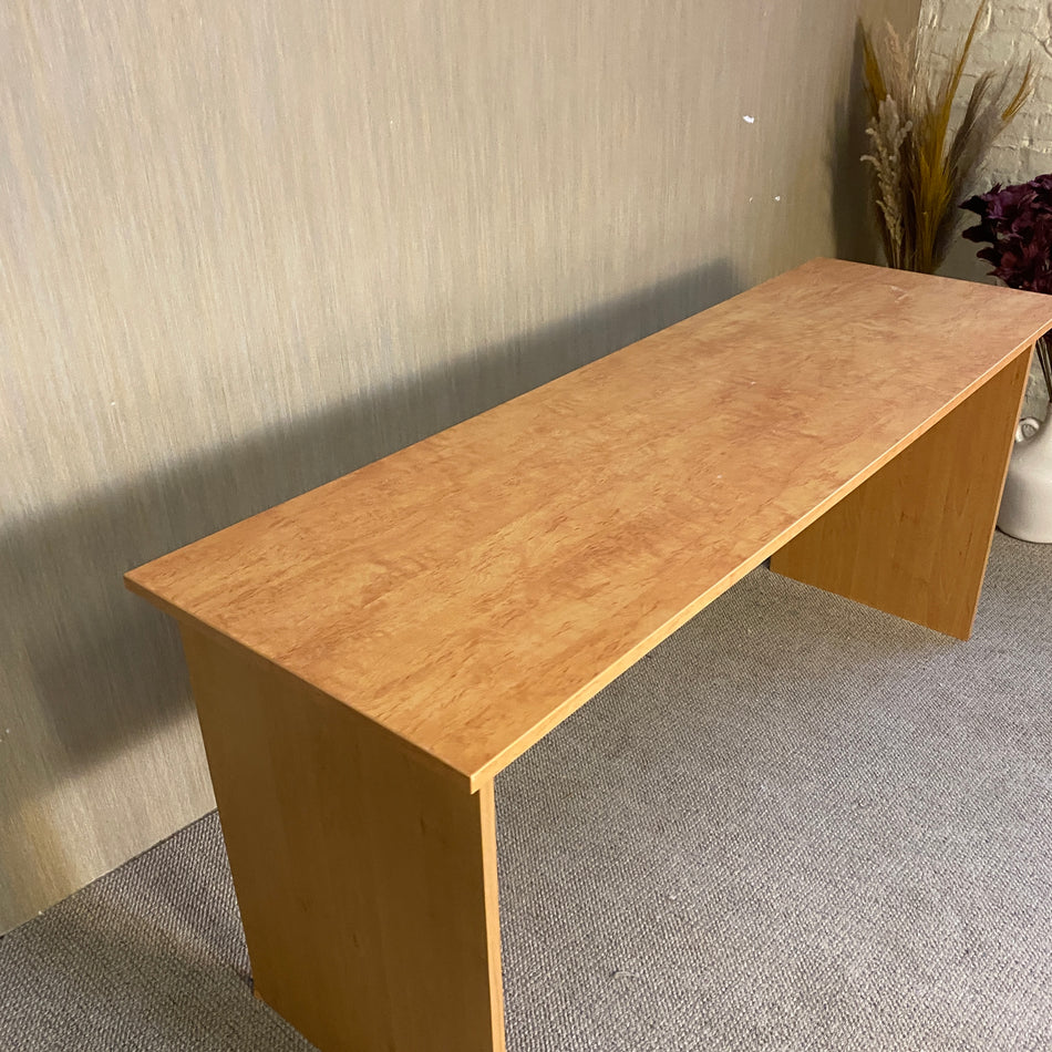 Schreibtisch in Holzoptik – stabiler Arbeitstisch / Computertisch Tisch gebraucht