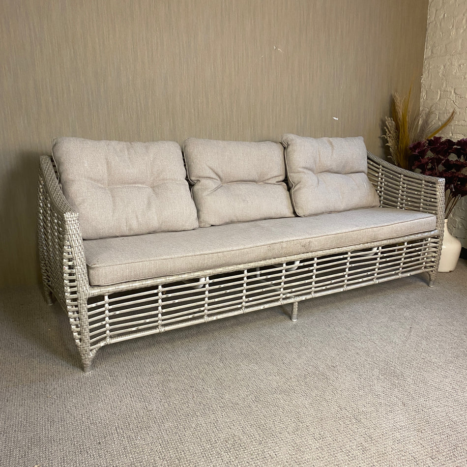 Manifesto Outdoor Rattansofa – 3-Sitzer mit hellen Polstern im Naturlook - Sofa gebraucht