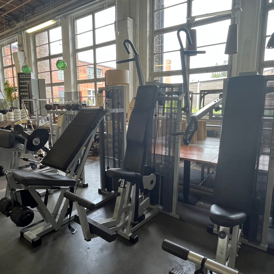 Vertical Traction Latzug Gerät Technogym Silver Line Fitness
