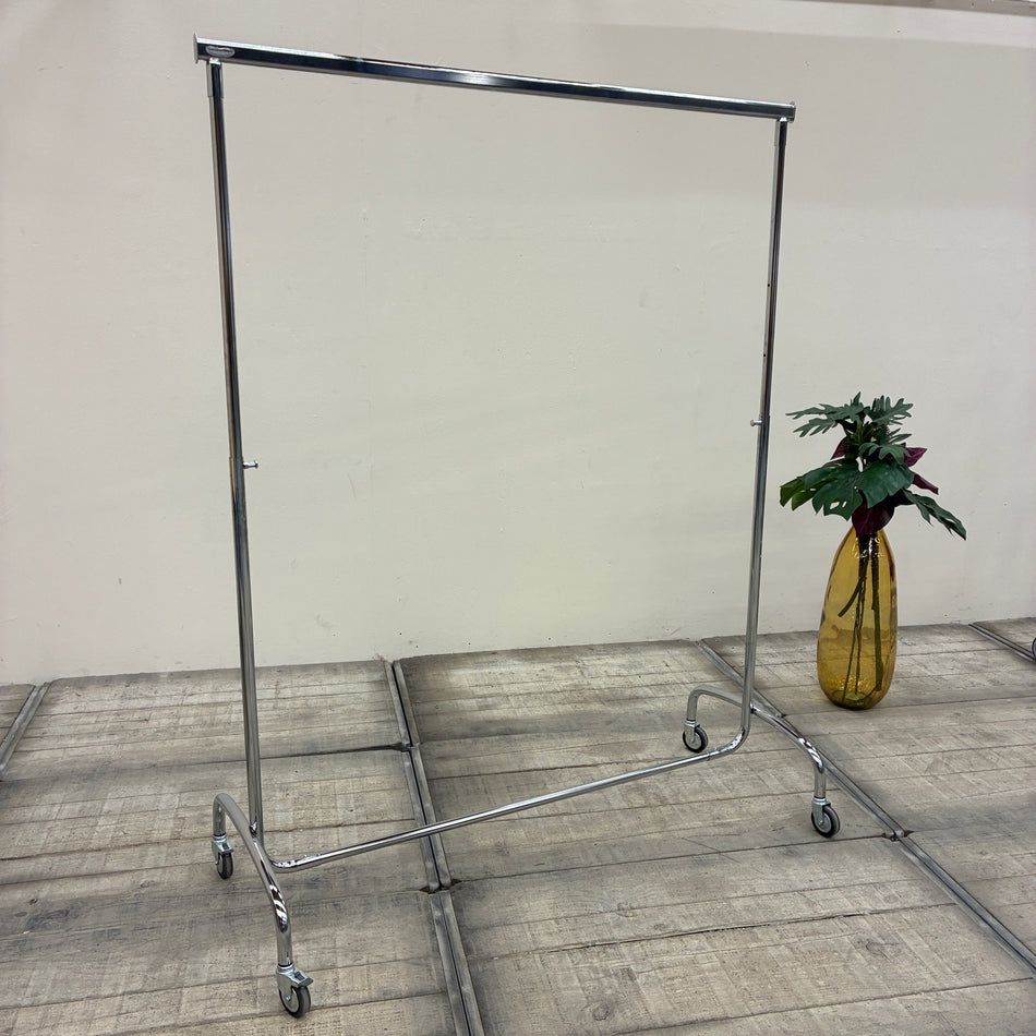 Garderobenständer 140cm Chrom höhenverstellbar & ausziehbar Kleiderständer Konfektionsständer Gebraucht