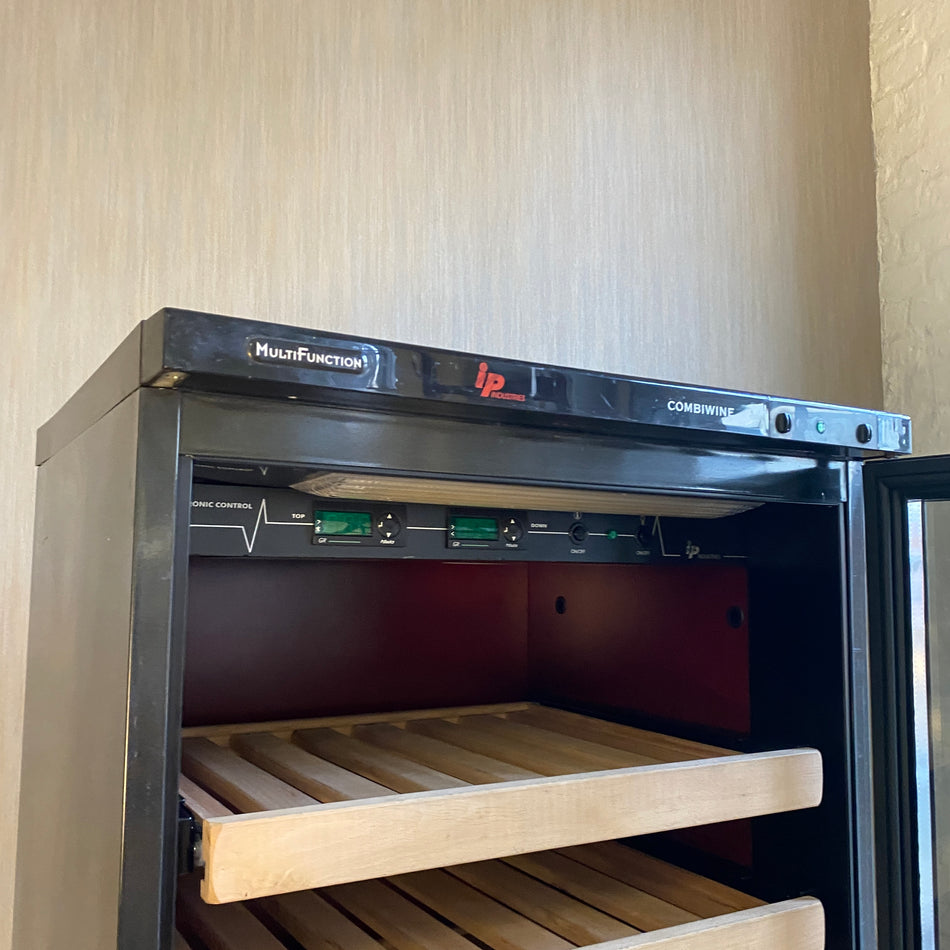 IP Industries Combiwine Weinkühlschrank 2 Zonen Multifunction mit Holzregalen – gebraucht