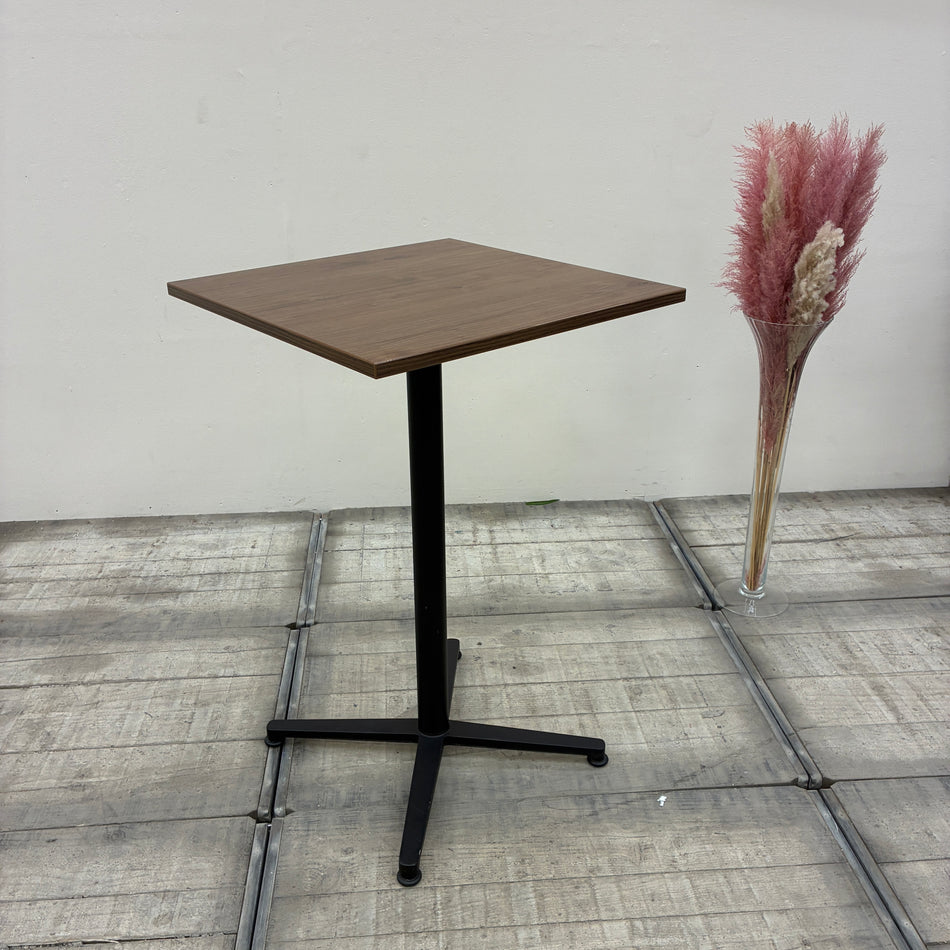 Bistrotisch Quadratisch Holz-Optik Nussbaum Schwarz Metall Säulenfuß Tisch Gebraucht