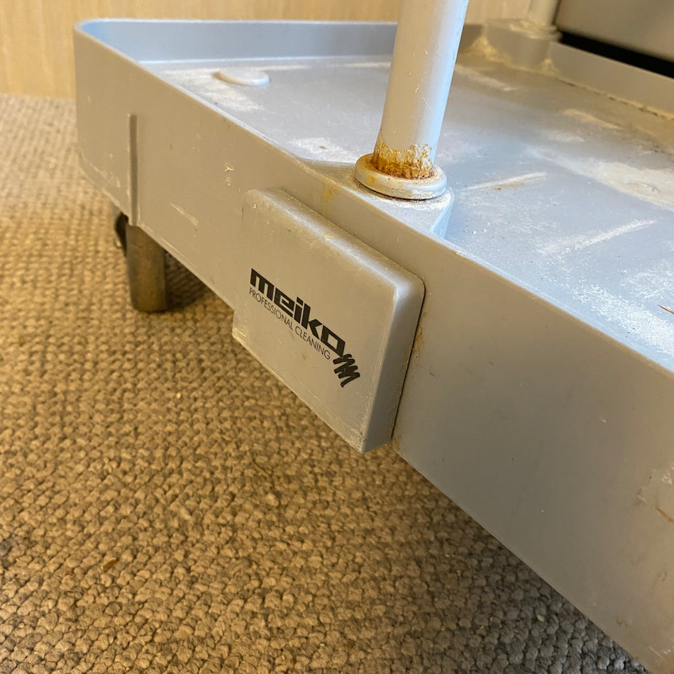 Meiko Professional Cleaning Reinigungswagen Grau mit Organizer & Rollen – gebraucht