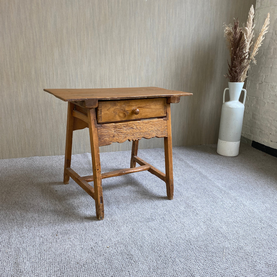 Vintage Beistelltsich antik Massivholz Landhausstil Tisch mit Schublade