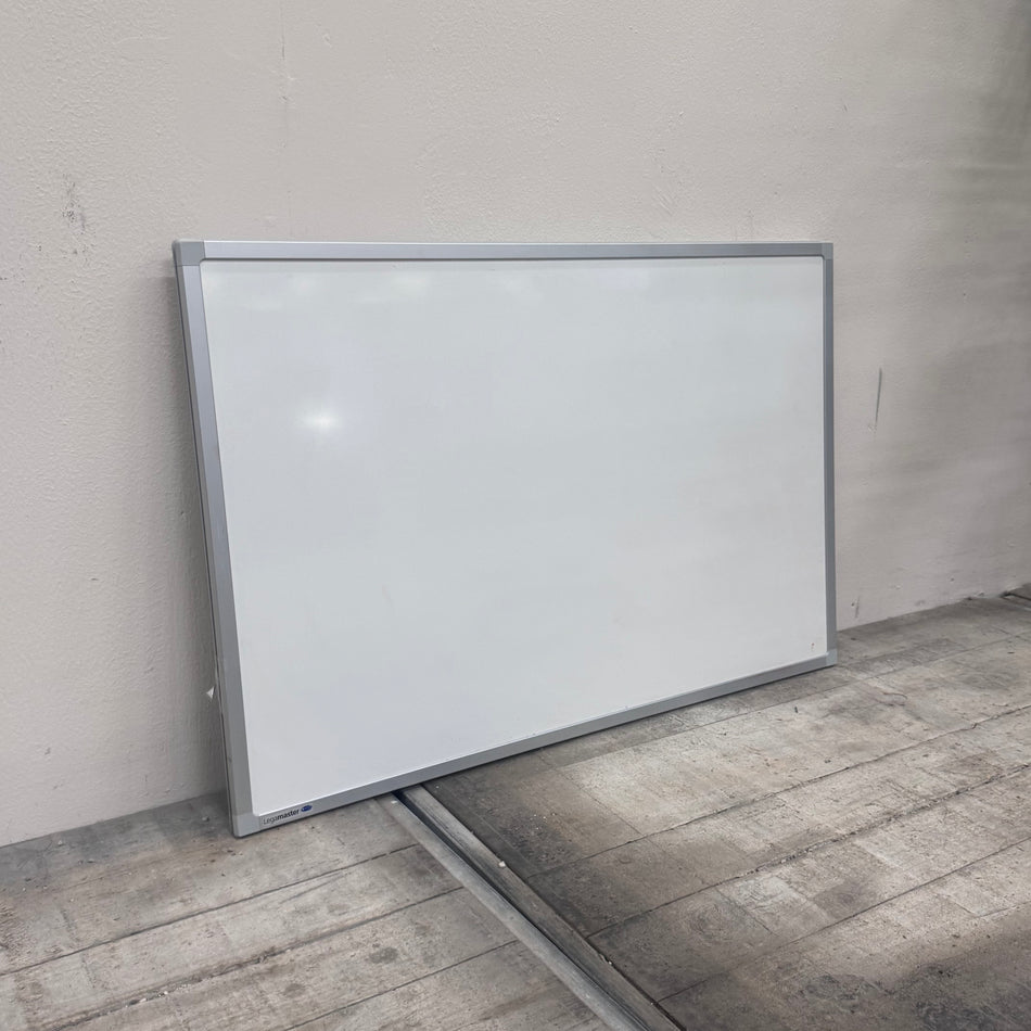 Whiteboard 60x90 Schreibtafel Weiß Metallrahmen Magnetisch Bürobedarf Gebraucht