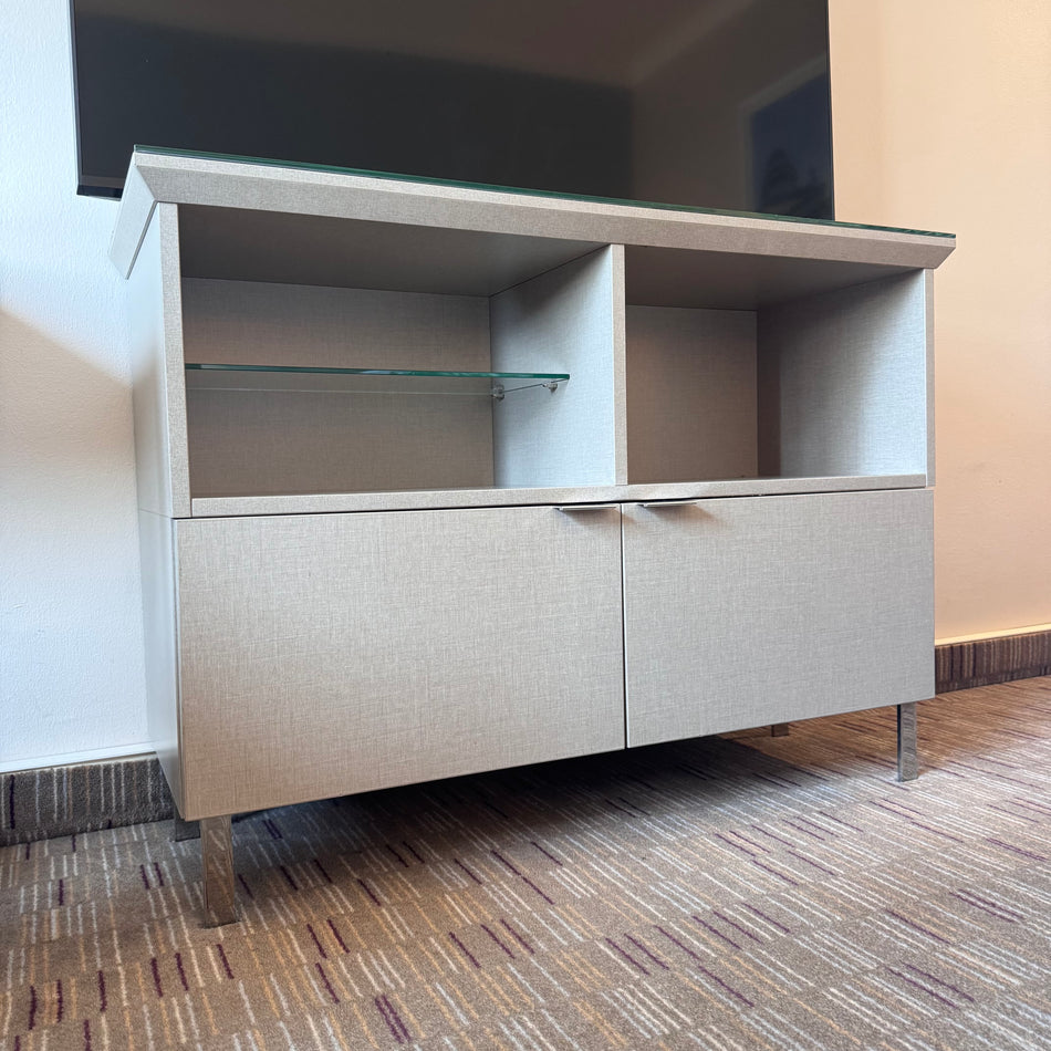 TV Lowboard grau Holz Glasplatte Schrank Kommode gebraucht